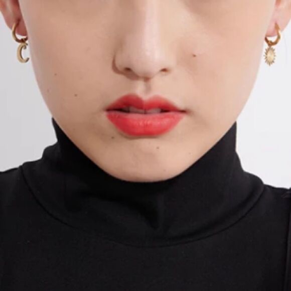 #14 NEW 18k Gold Plated Moon Star Huggie Hoop Earrings - Picture 7 of 9